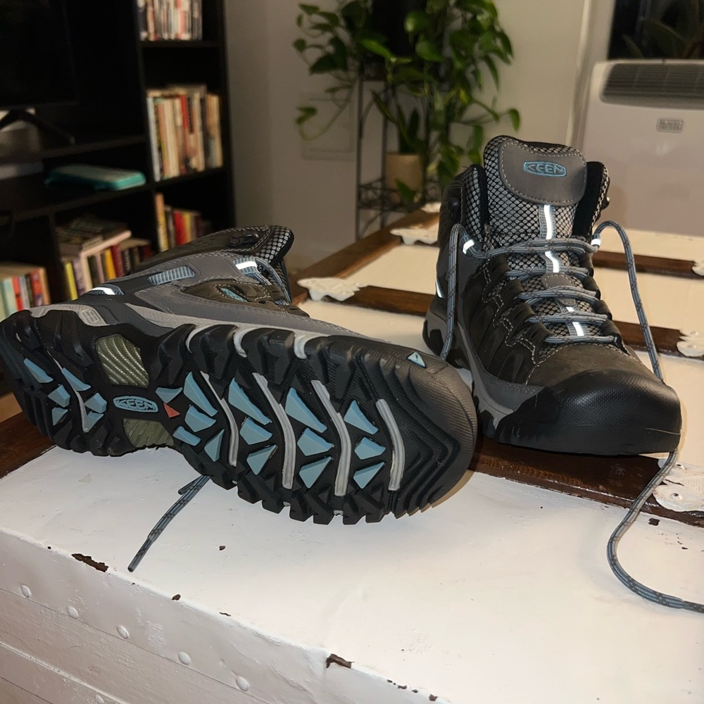 Keen Targhee III waterproof hiking boot